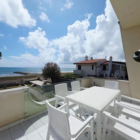 Villa I Delfini - Terracina Fronte Mare *
