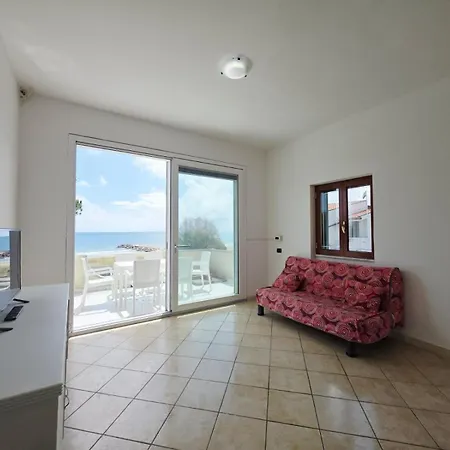 Villa I Delfini - Terracina Fronte Mare Lido Di Fondi